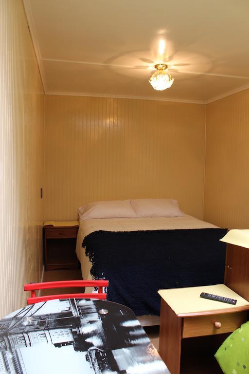 Hotel Yellow Submarine Punta Arenas Room photo