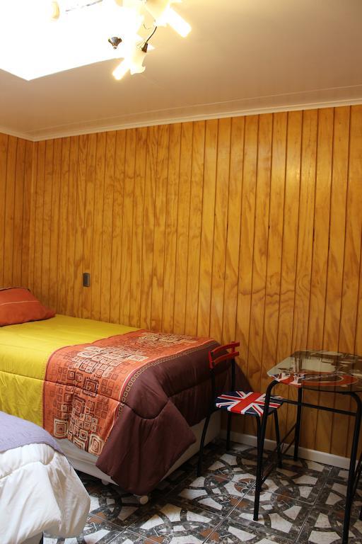 Hotel Yellow Submarine Punta Arenas Room photo