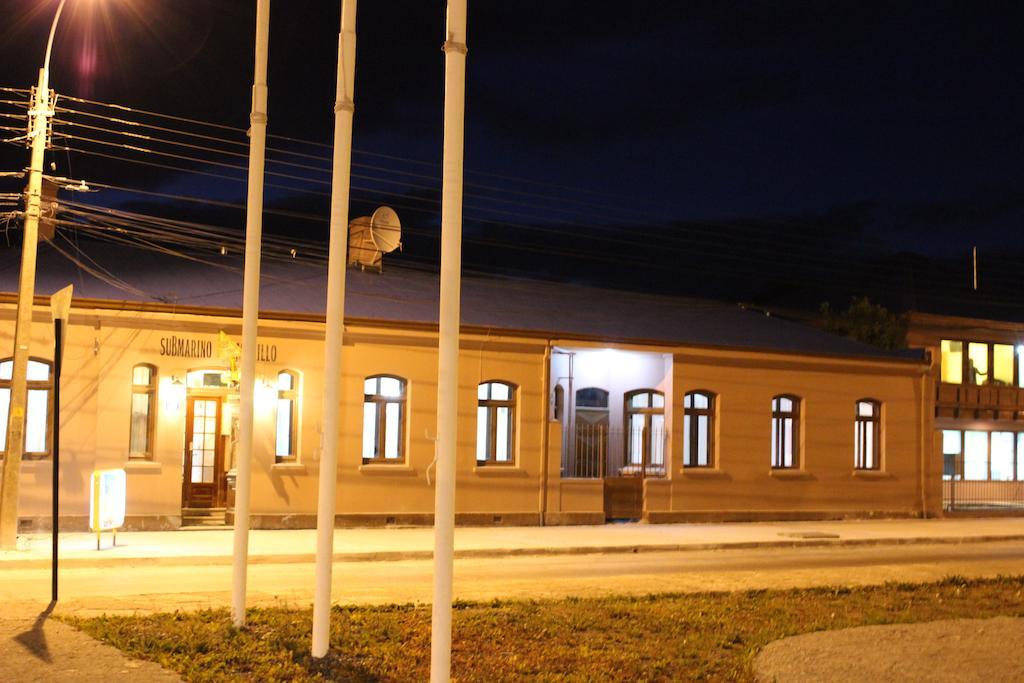 Hotel Yellow Submarine Punta Arenas Exterior photo